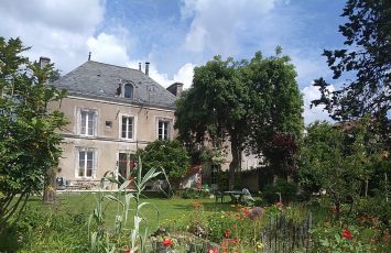 CHAMBRE D’HOTES LA DEMEURE BOUSSIRONNE