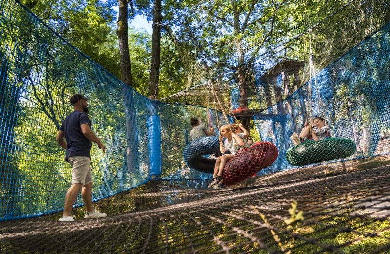 attractions-balançoires-filets-natural-parc-st-laurent-des-autels-oa-osez-mauges-©F.Crampon (1)