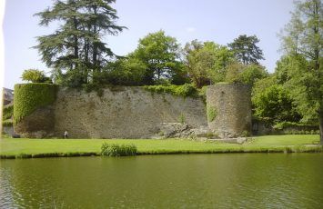 CHATEAU DE PIERRE LANDAIS