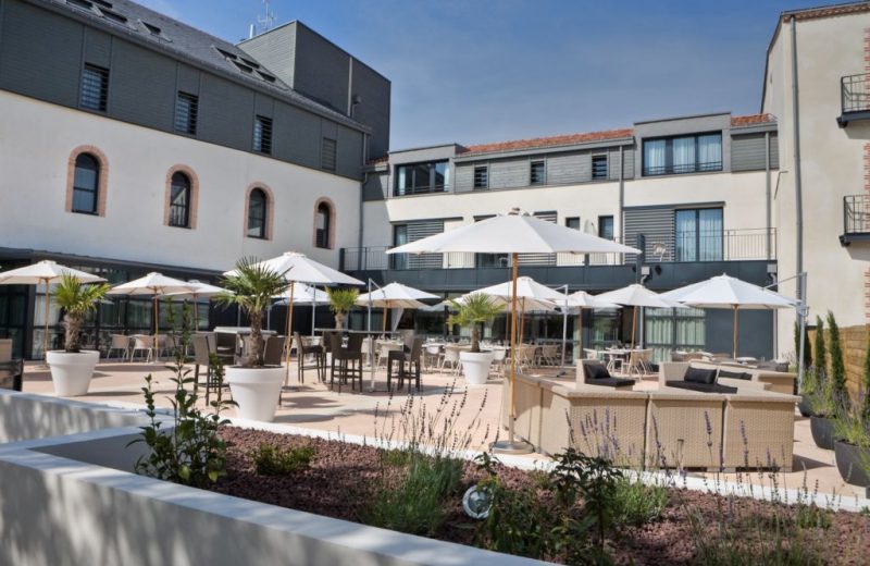 hotel-restaurant-best-western-clisson-44-restaurant-terrasse-RES-2