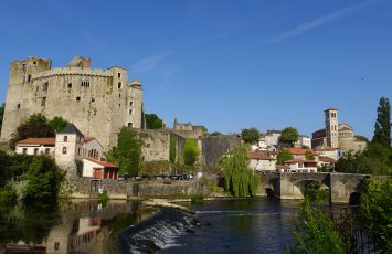 visite guidee de clisson Credit Destination vignoble nantais – l.Flaujat