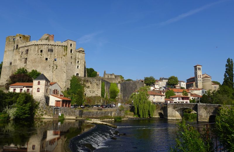 visite guidee de clisson Credit Destination vignoble nantais – l.Flaujat